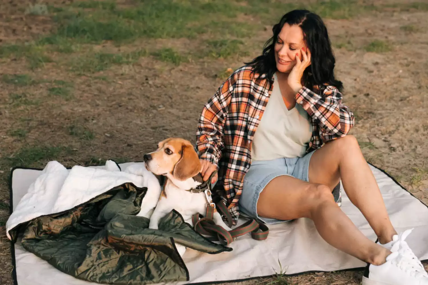 picnic blanket with handle