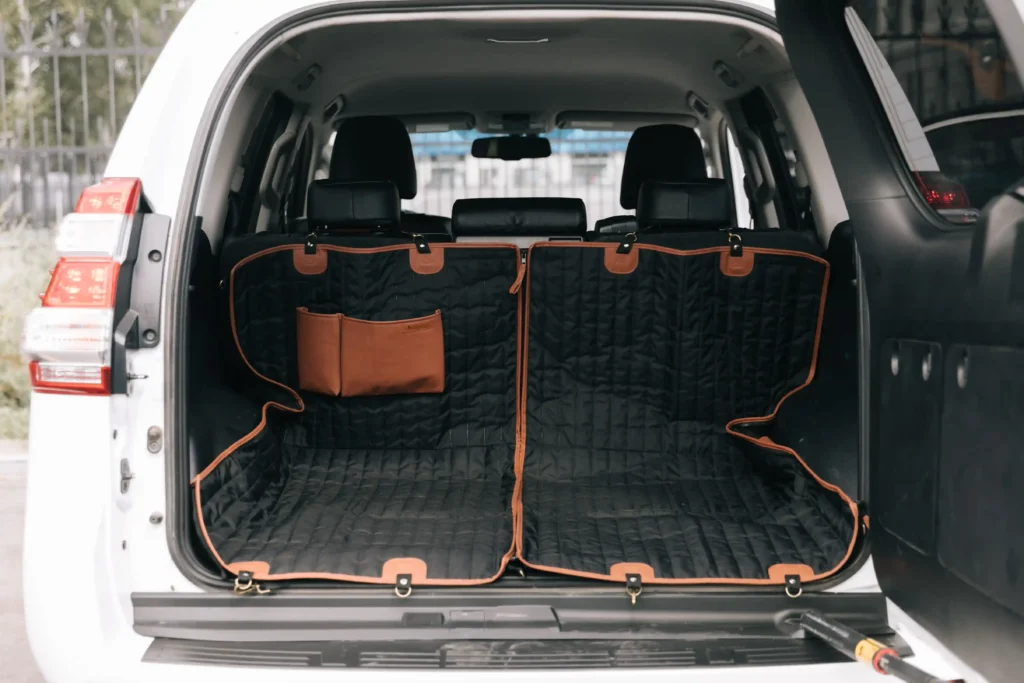 Bloodhounds back seat cover for Chevrolet Colorado