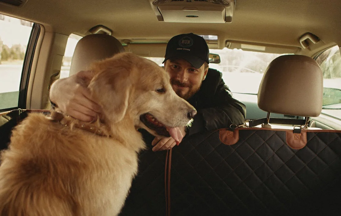 Chevrolet Suburban back seat cover for Siberian Huskies